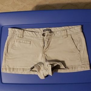 Express Size 6 Khaki shorts